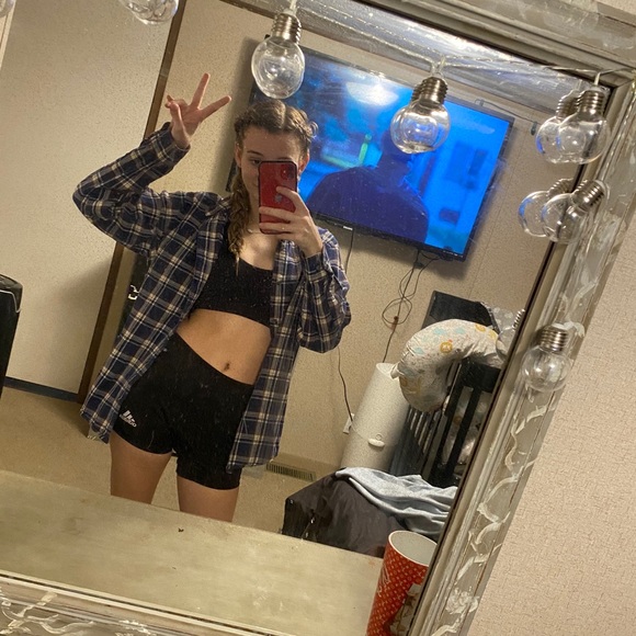 3 flannels - Picture 8 of 10